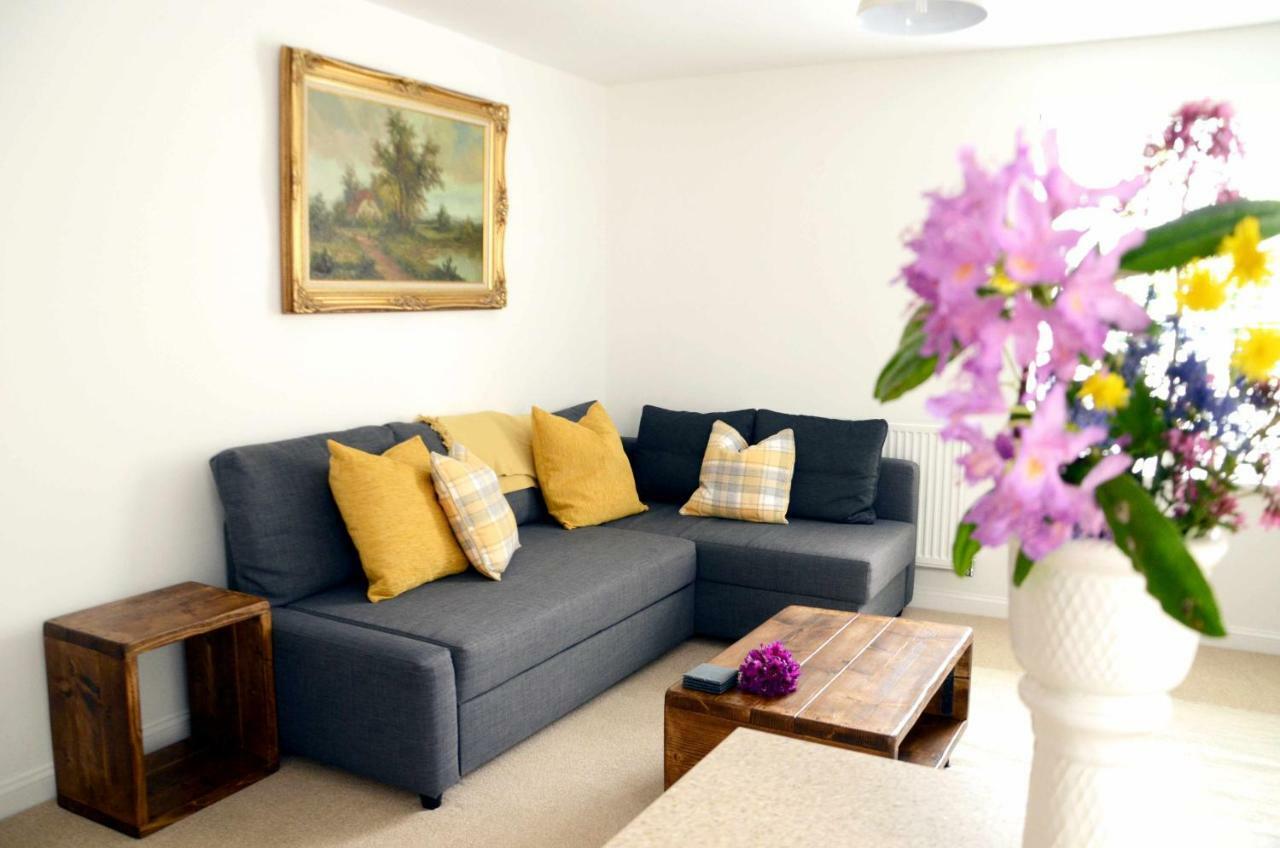 Home Crowd Luxury Apartments 동커스터 외부 사진
