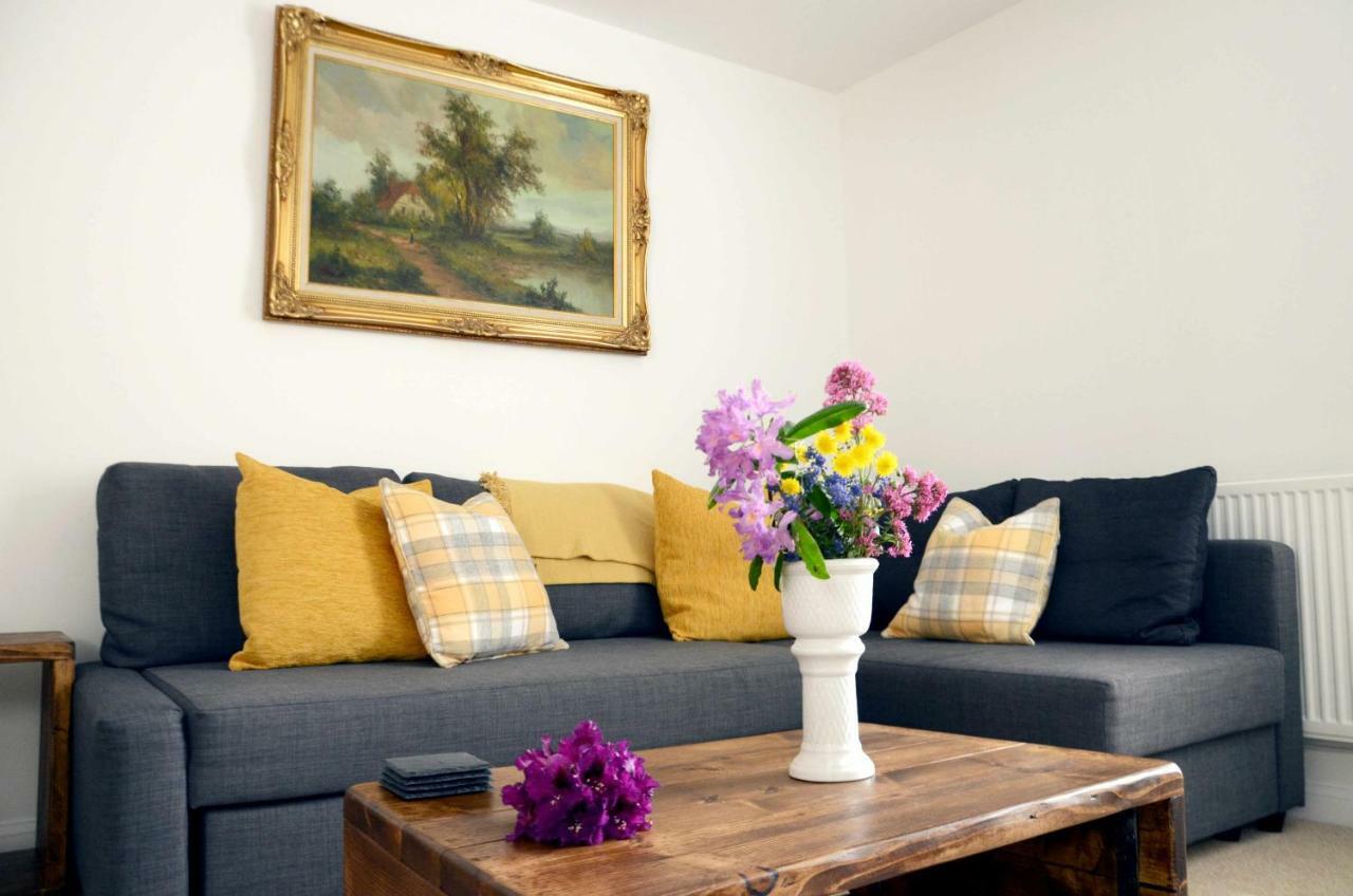 Home Crowd Luxury Apartments 동커스터 외부 사진
